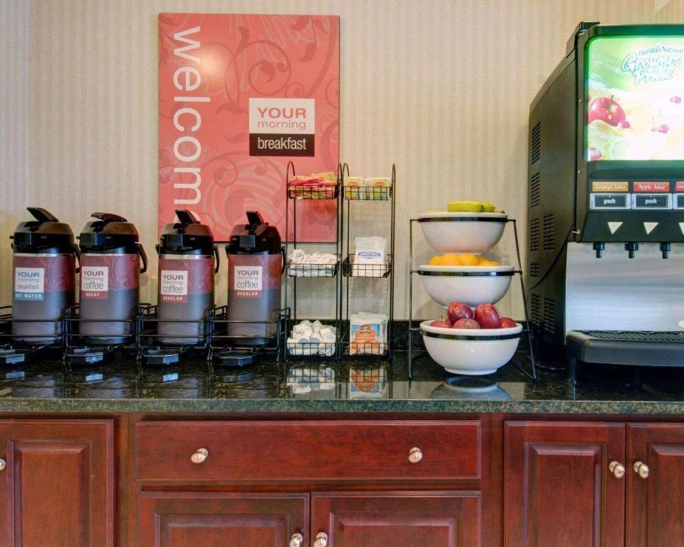 Comfort Inn Foxboro - Mansfield Фоксбъро Екстериор снимка