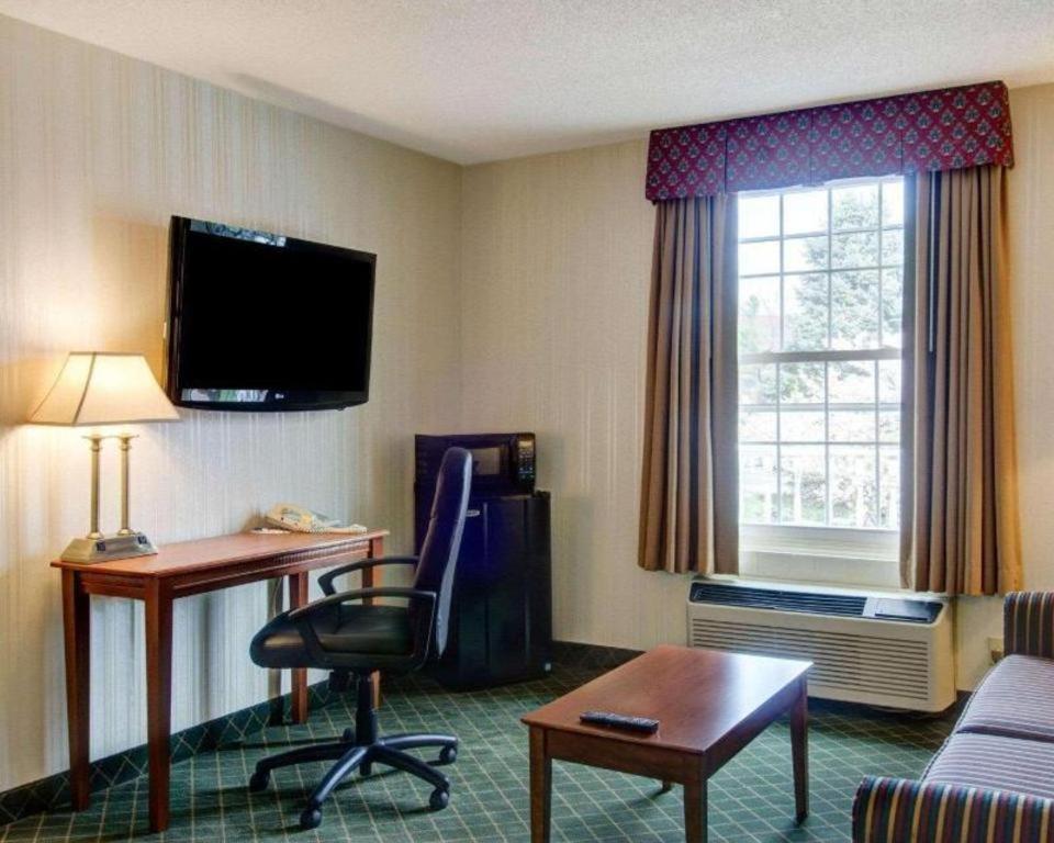 Comfort Inn Foxboro - Mansfield Фоксбъро Екстериор снимка