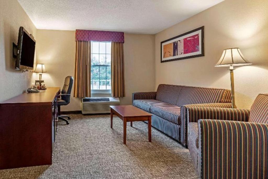 Comfort Inn Foxboro - Mansfield Фоксбъро Екстериор снимка