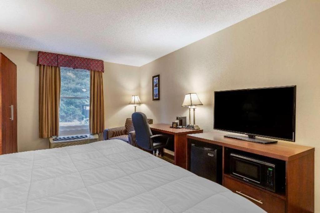 Comfort Inn Foxboro - Mansfield Фоксбъро Екстериор снимка