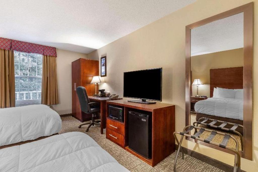 Comfort Inn Foxboro - Mansfield Фоксбъро Екстериор снимка
