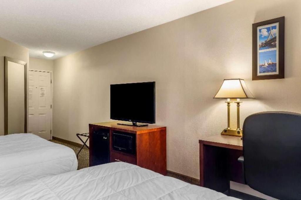 Comfort Inn Foxboro - Mansfield Фоксбъро Екстериор снимка