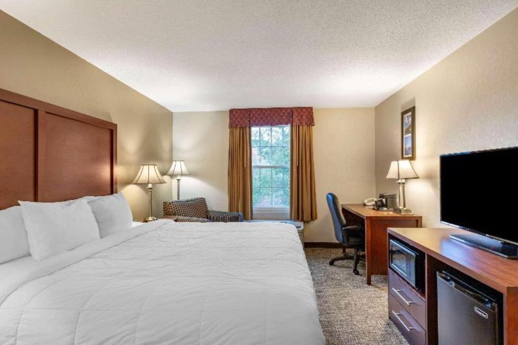 Comfort Inn Foxboro - Mansfield Фоксбъро Екстериор снимка