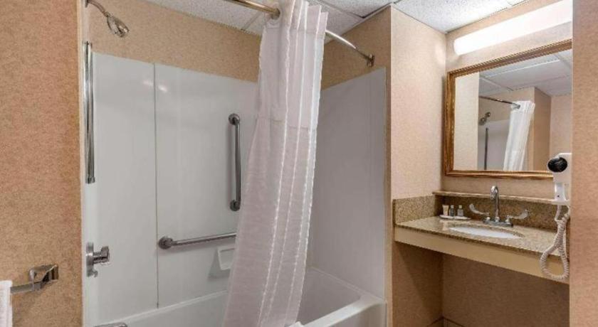Comfort Inn Foxboro - Mansfield Фоксбъро Екстериор снимка