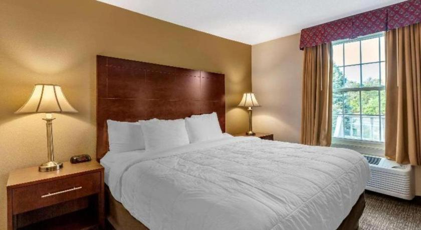 Comfort Inn Foxboro - Mansfield Фоксбъро Екстериор снимка