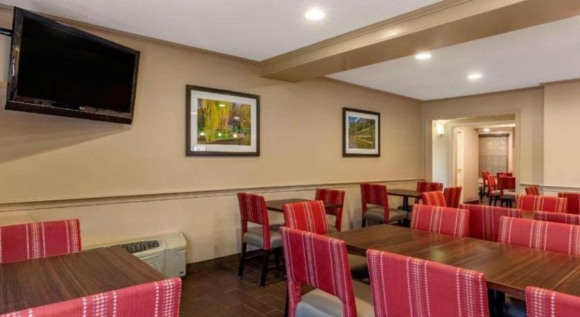 Comfort Inn Foxboro - Mansfield Фоксбъро Екстериор снимка